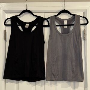 Old Navy Women's Black and Gray Tank Tops